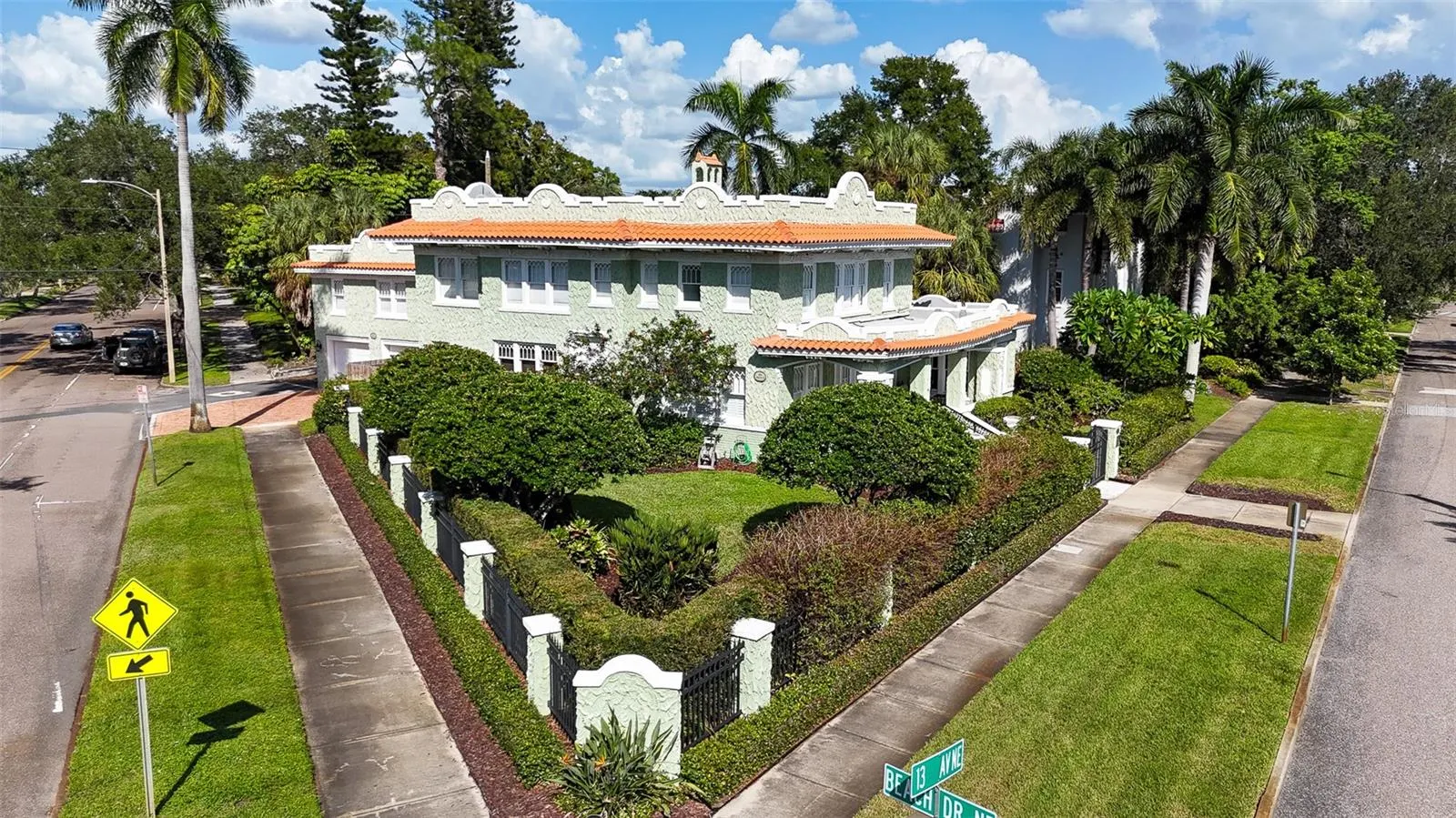 1311 BEACH DR NE