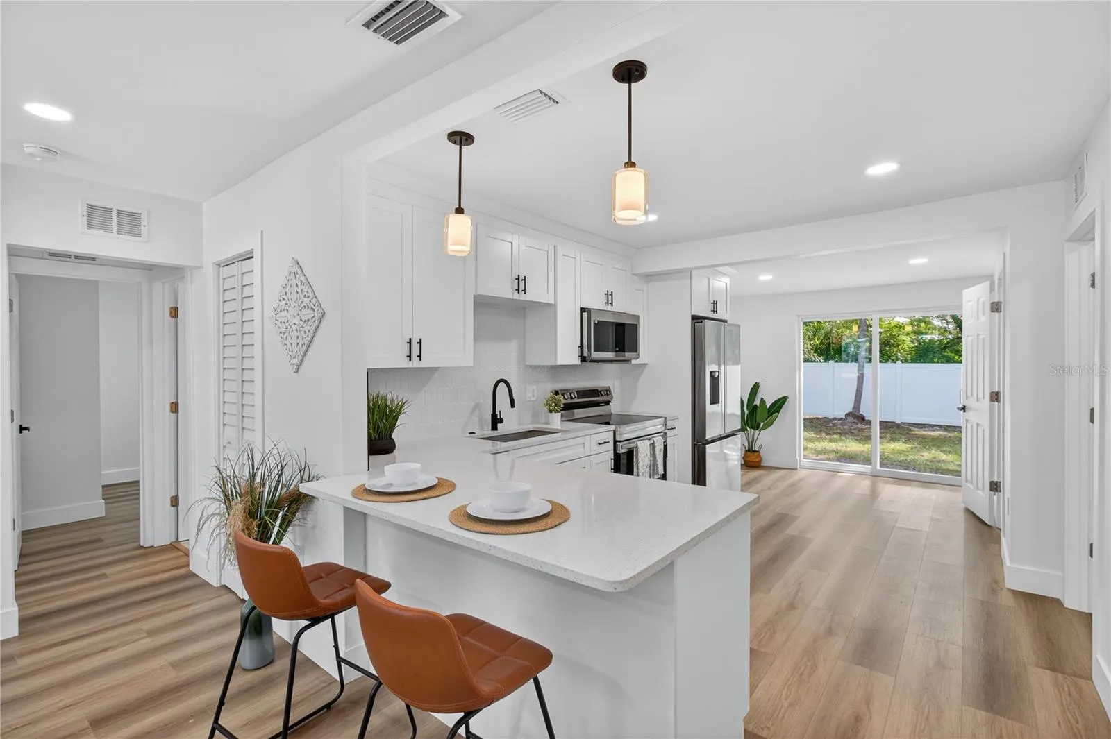 207 MELODY LN