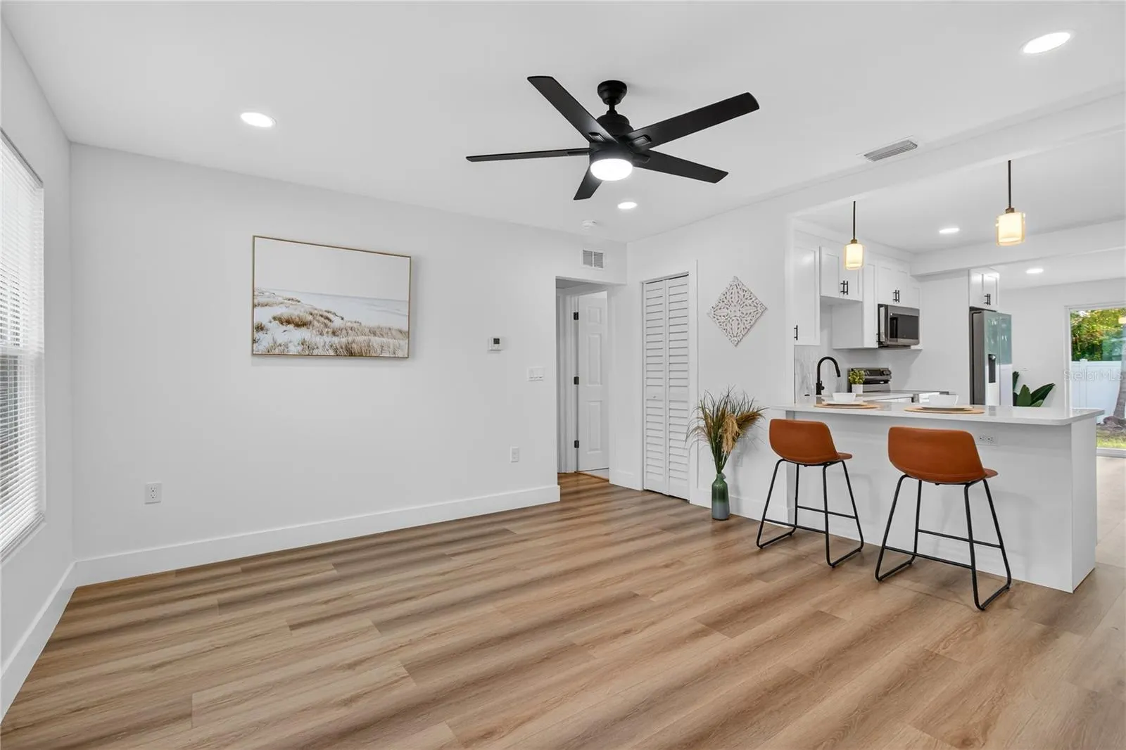 207 MELODY LN