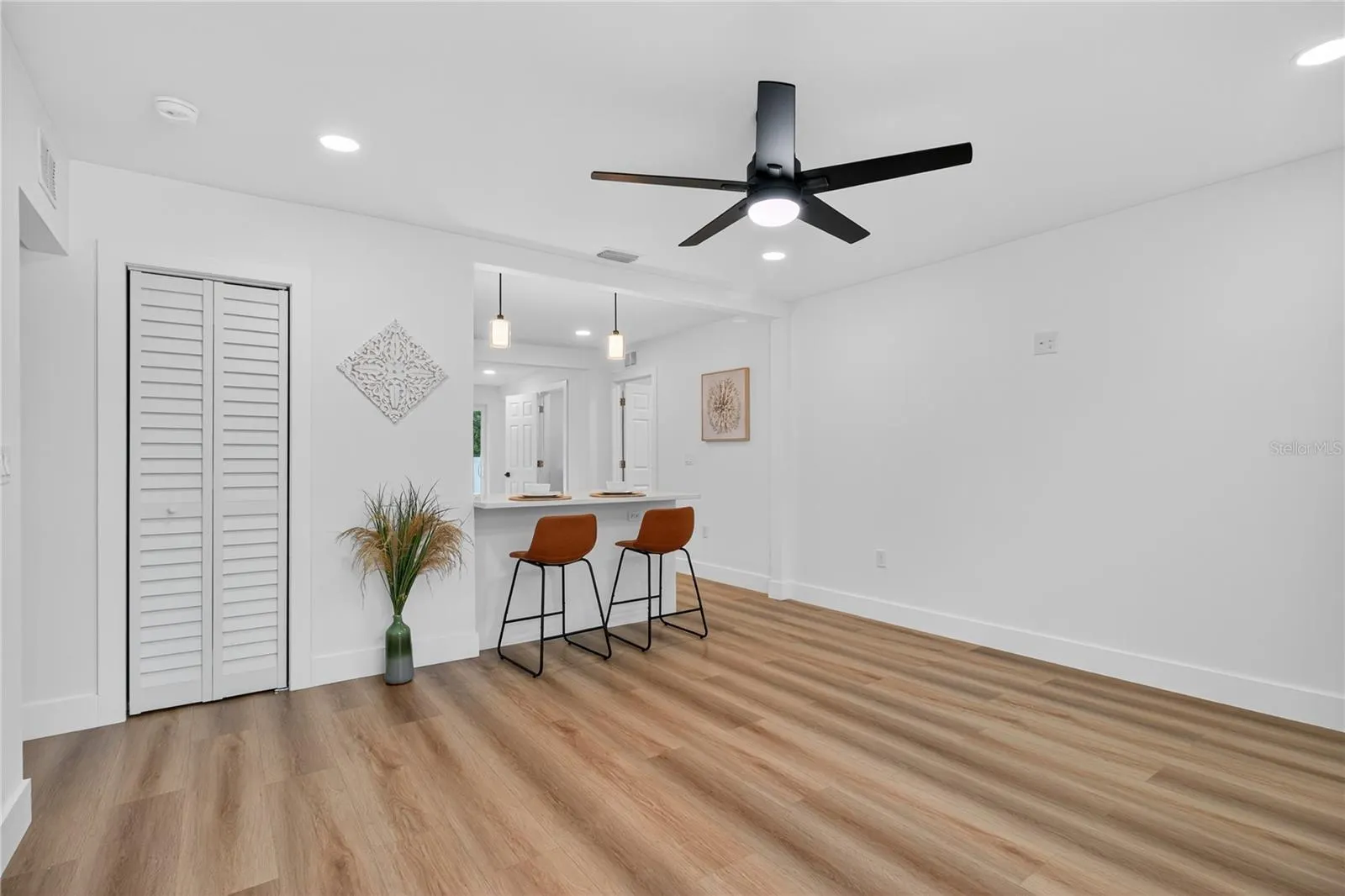 207 MELODY LN