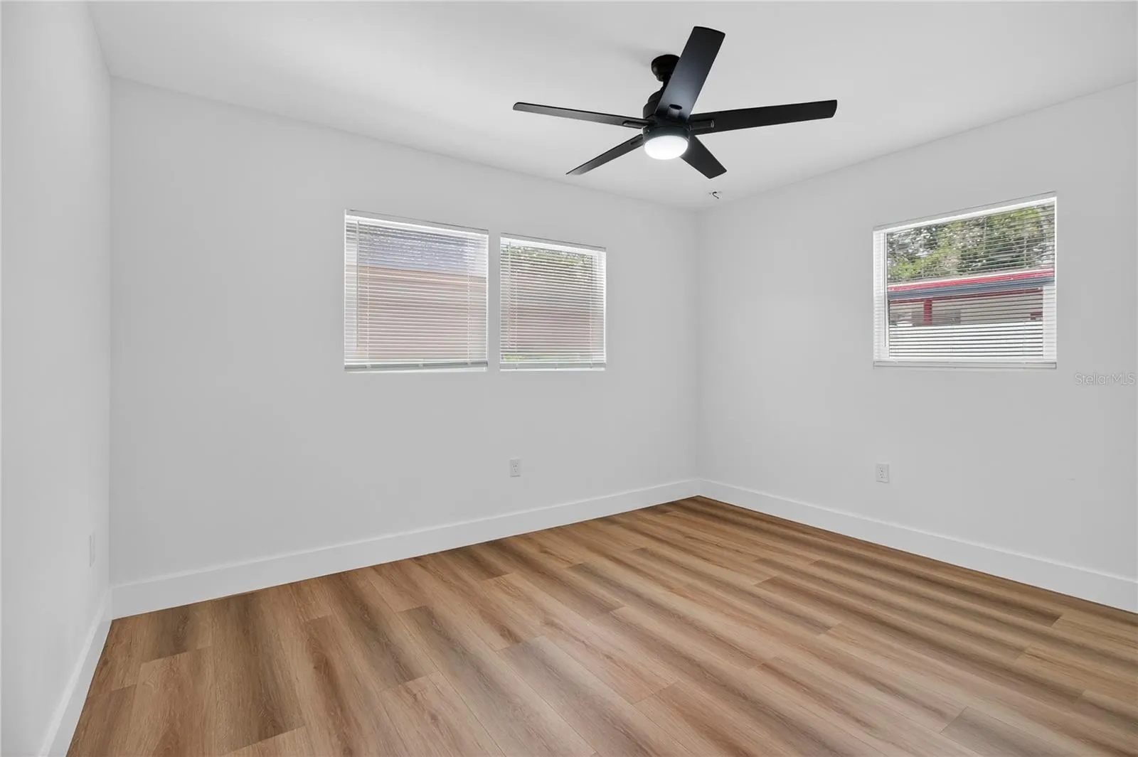207 MELODY LN