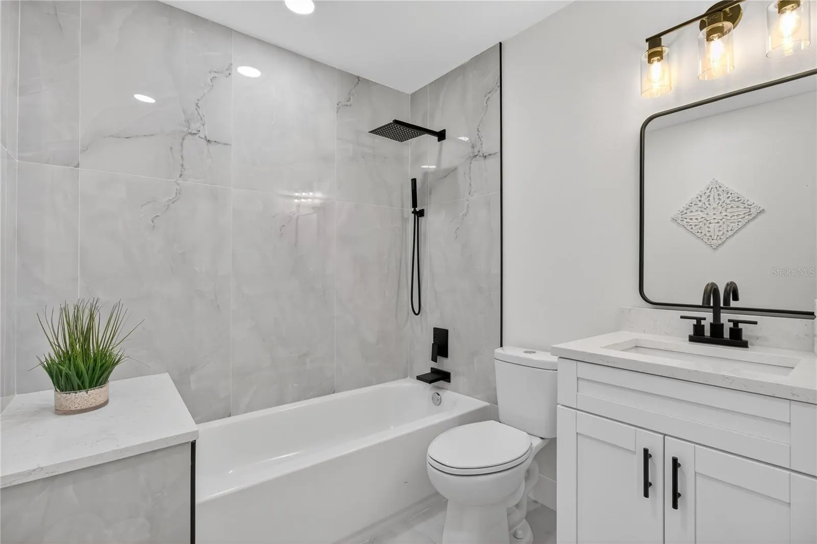 207 MELODY LN
