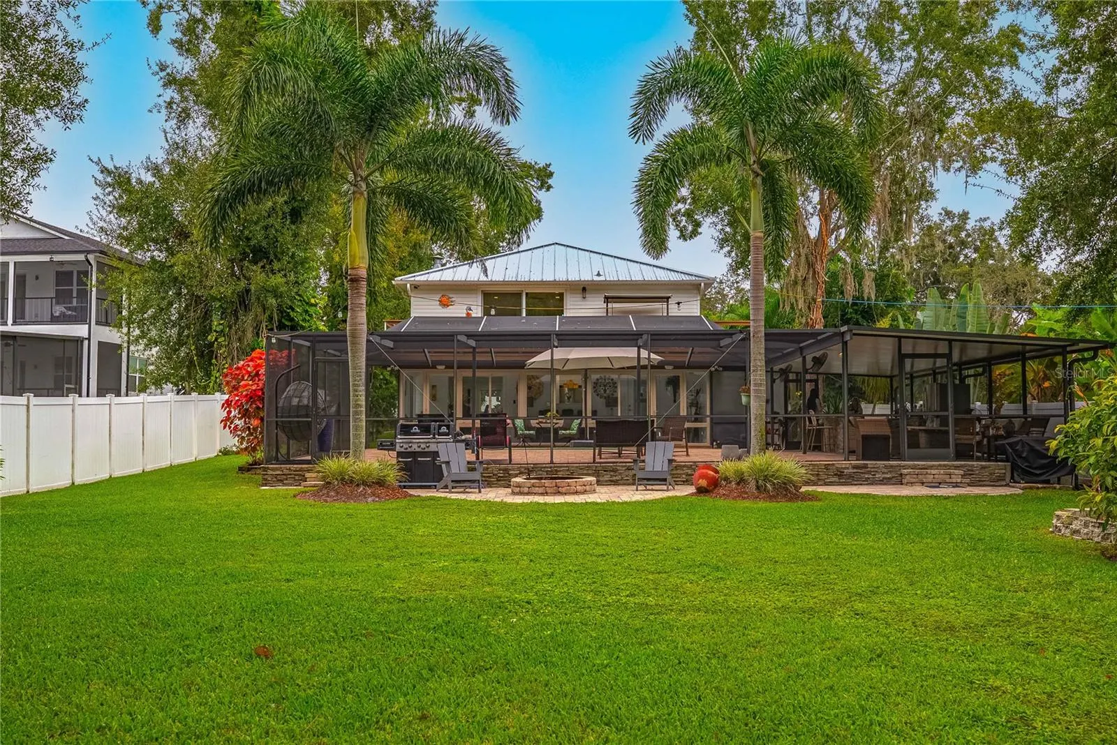 8020 SHARON DR