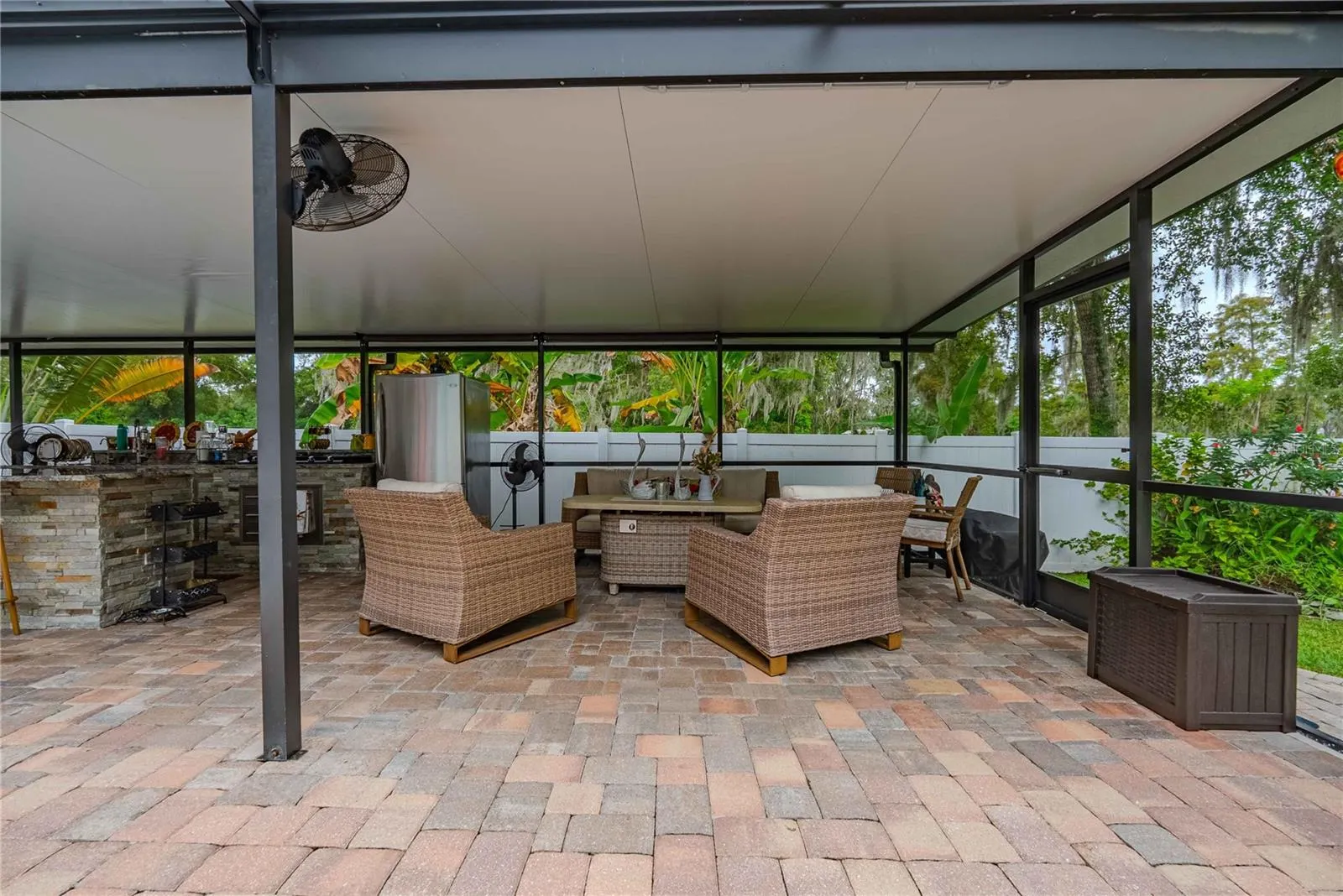 8020 SHARON DR