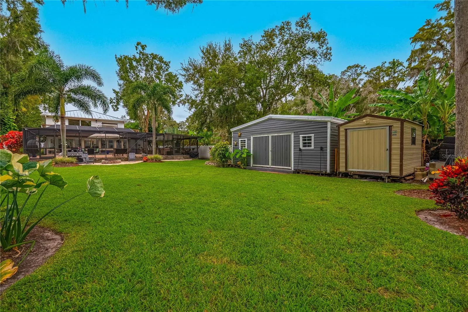 8020 SHARON DR