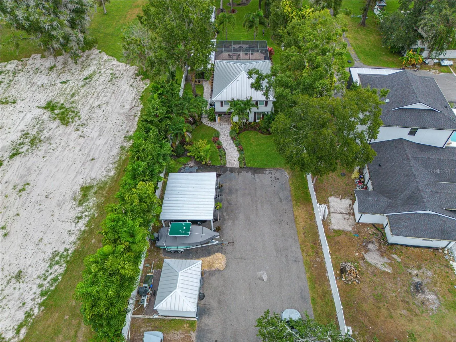 8020 SHARON DR