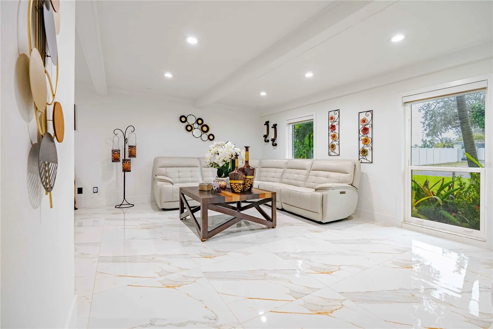 8020 SHARON DR