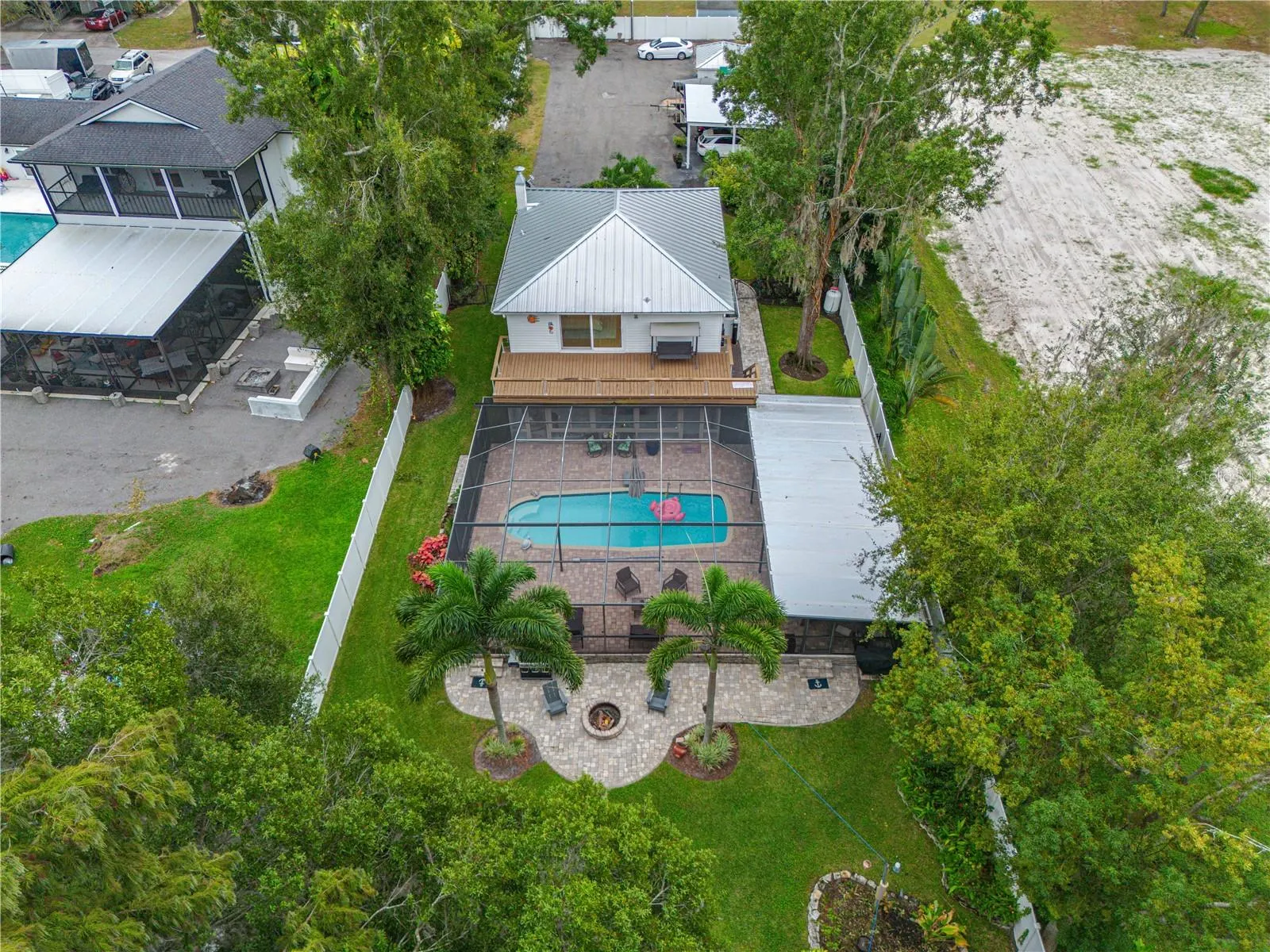 8020 SHARON DR