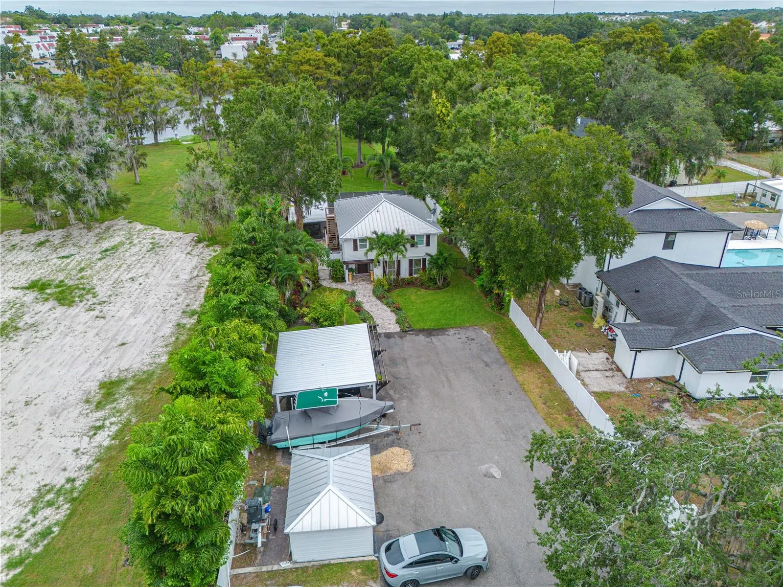 8020 SHARON DR
