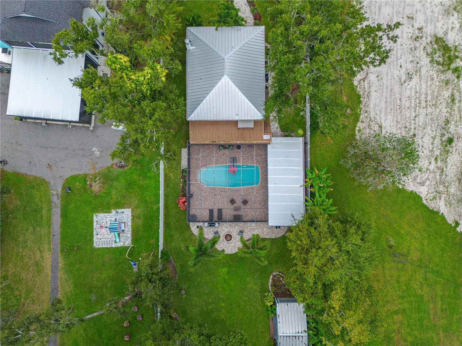 8020 SHARON DR