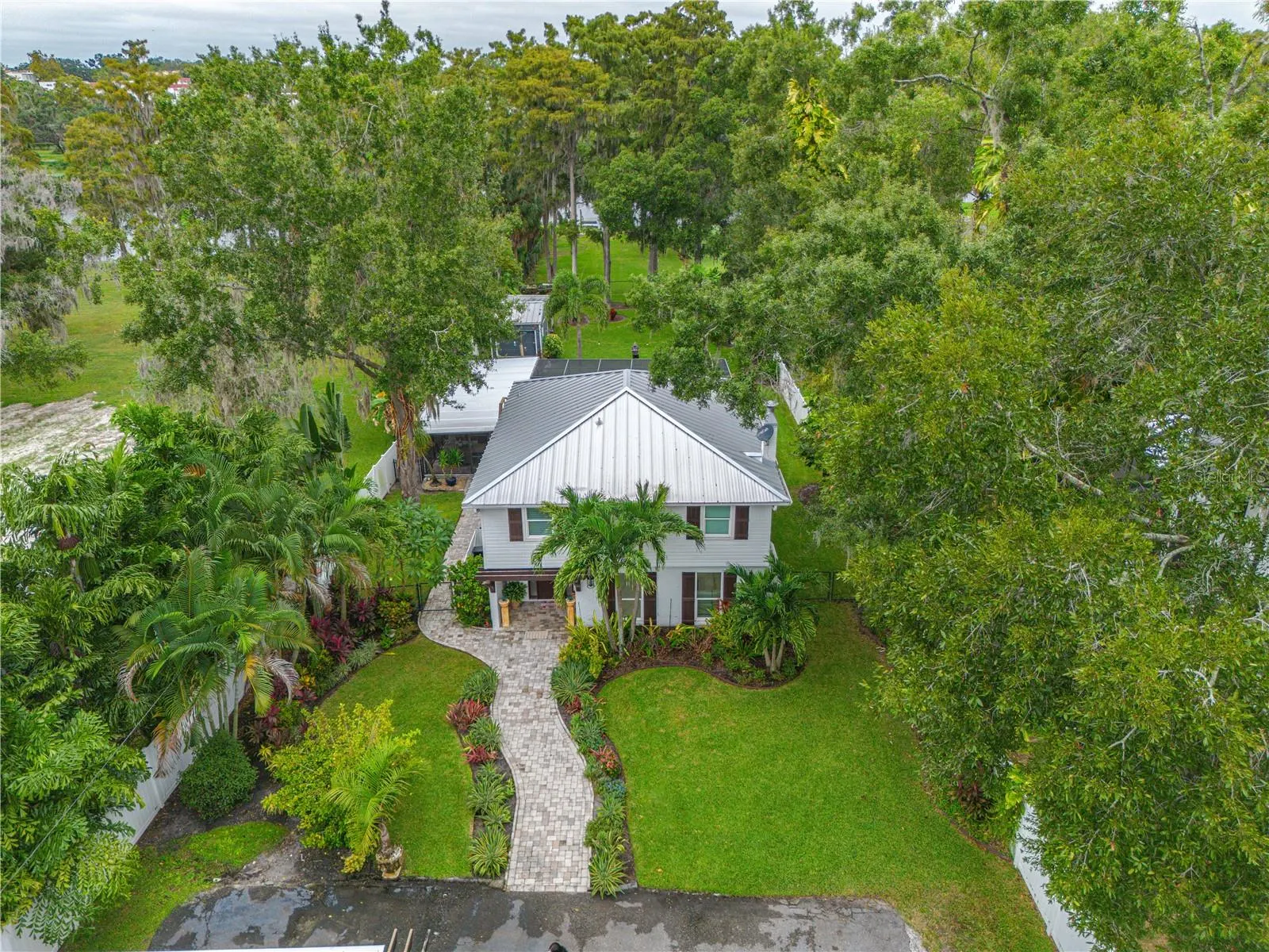 8020 SHARON DR