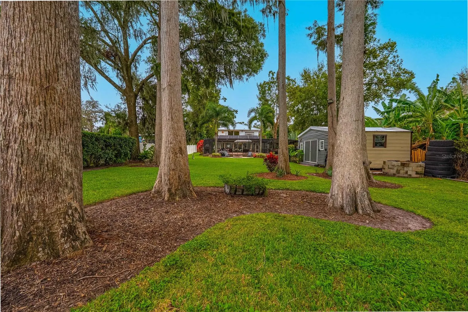 8020 SHARON DR