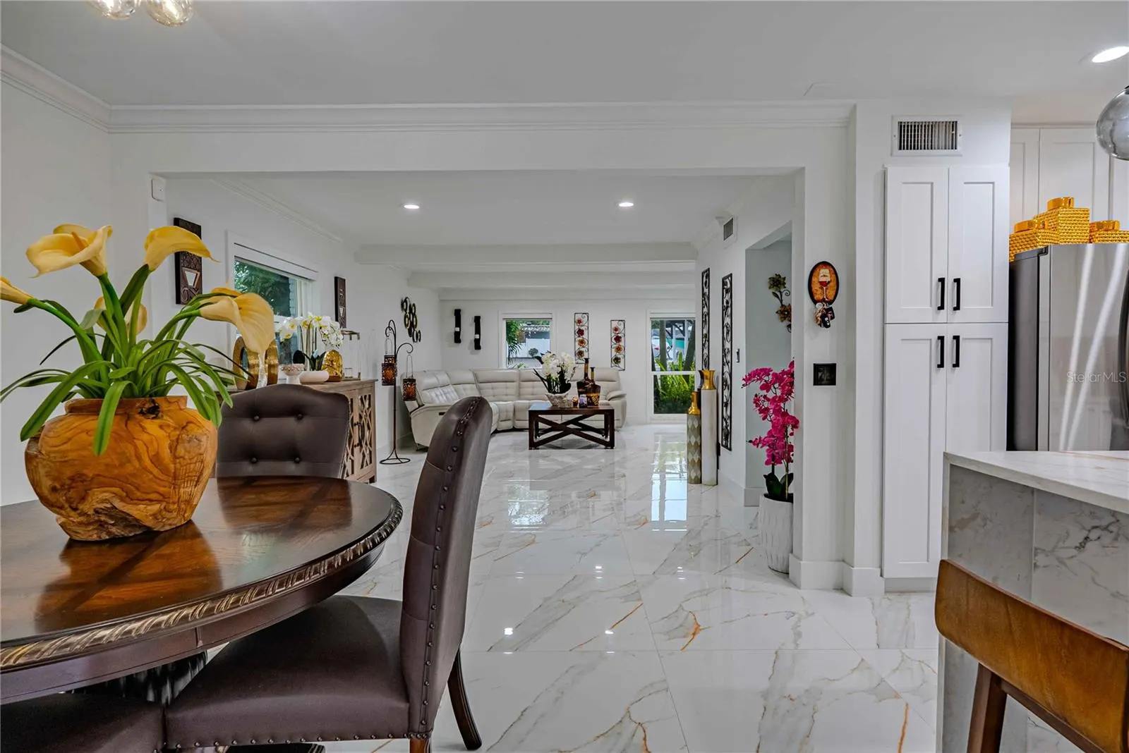 8020 SHARON DR