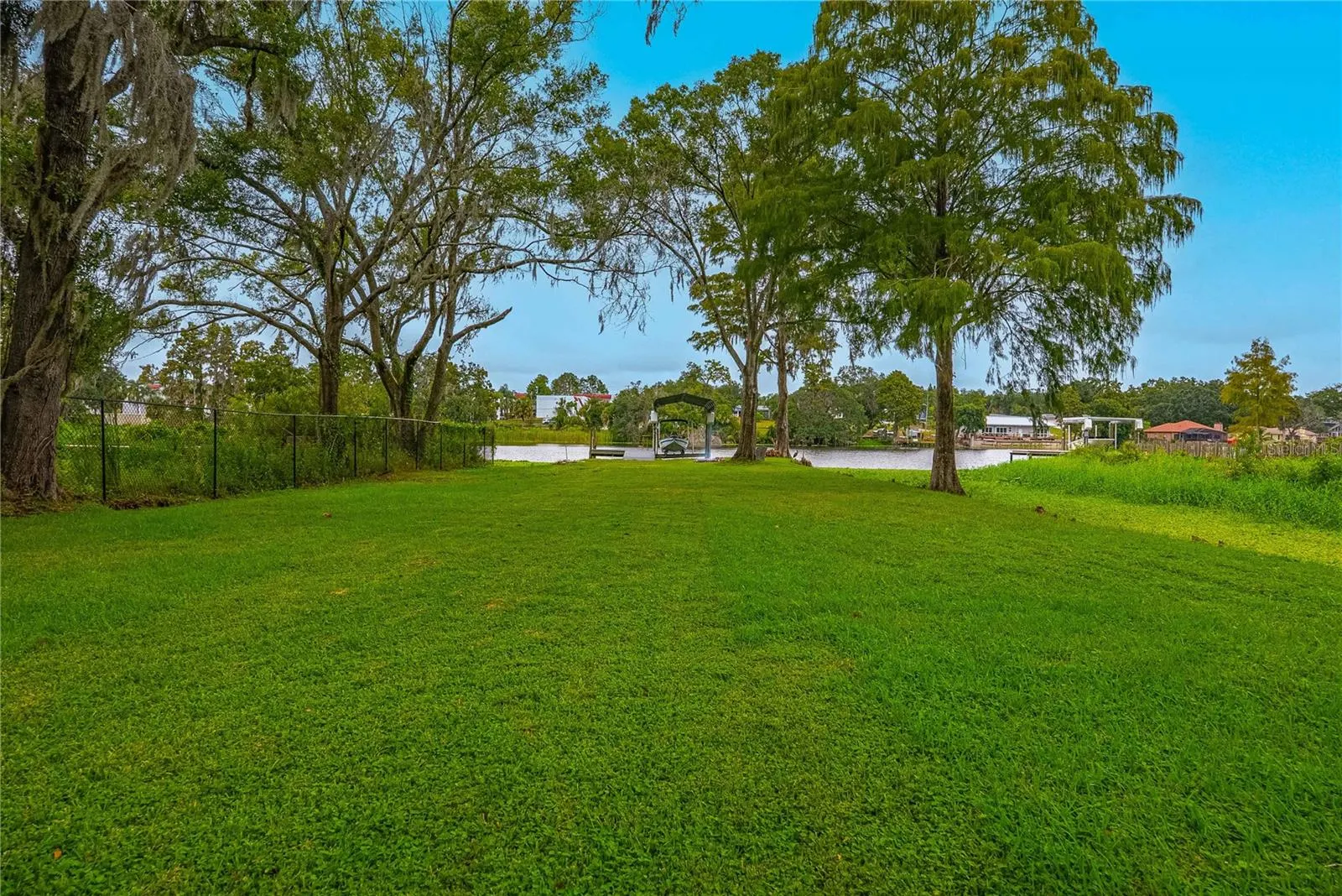 8020 SHARON DR