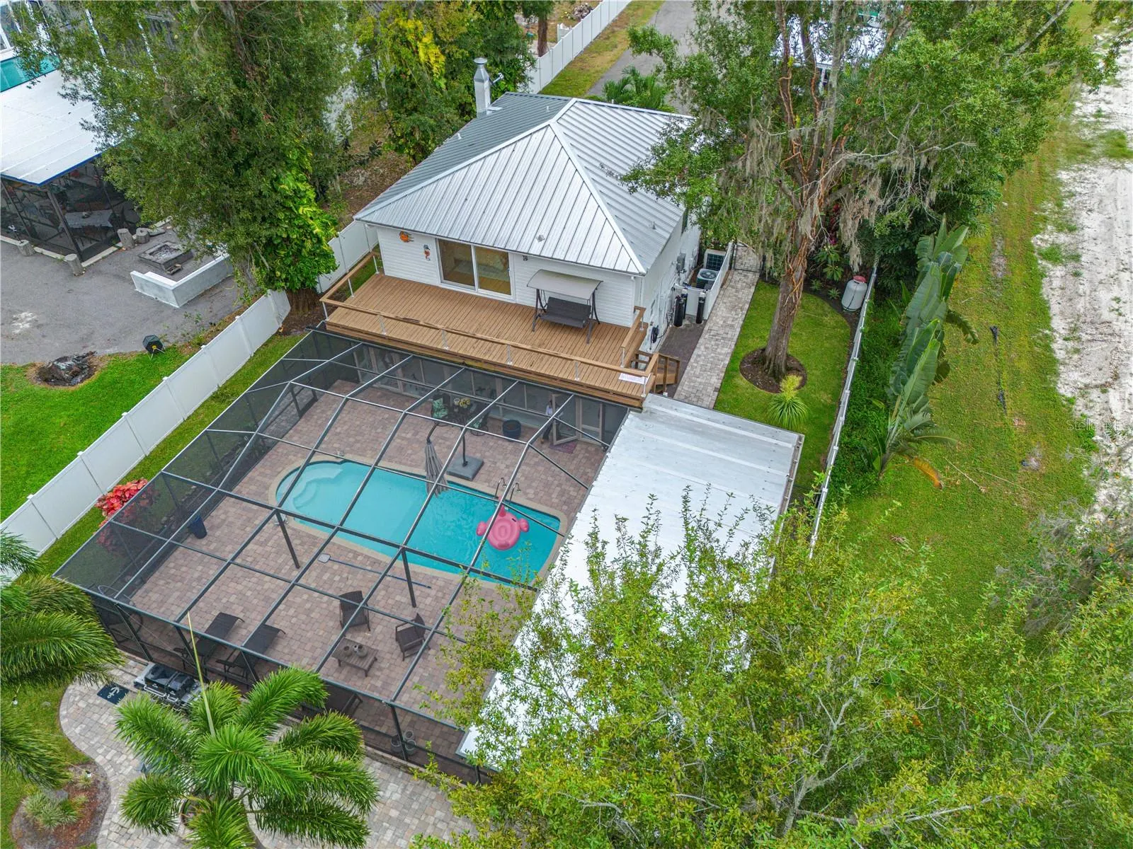 8020 SHARON DR