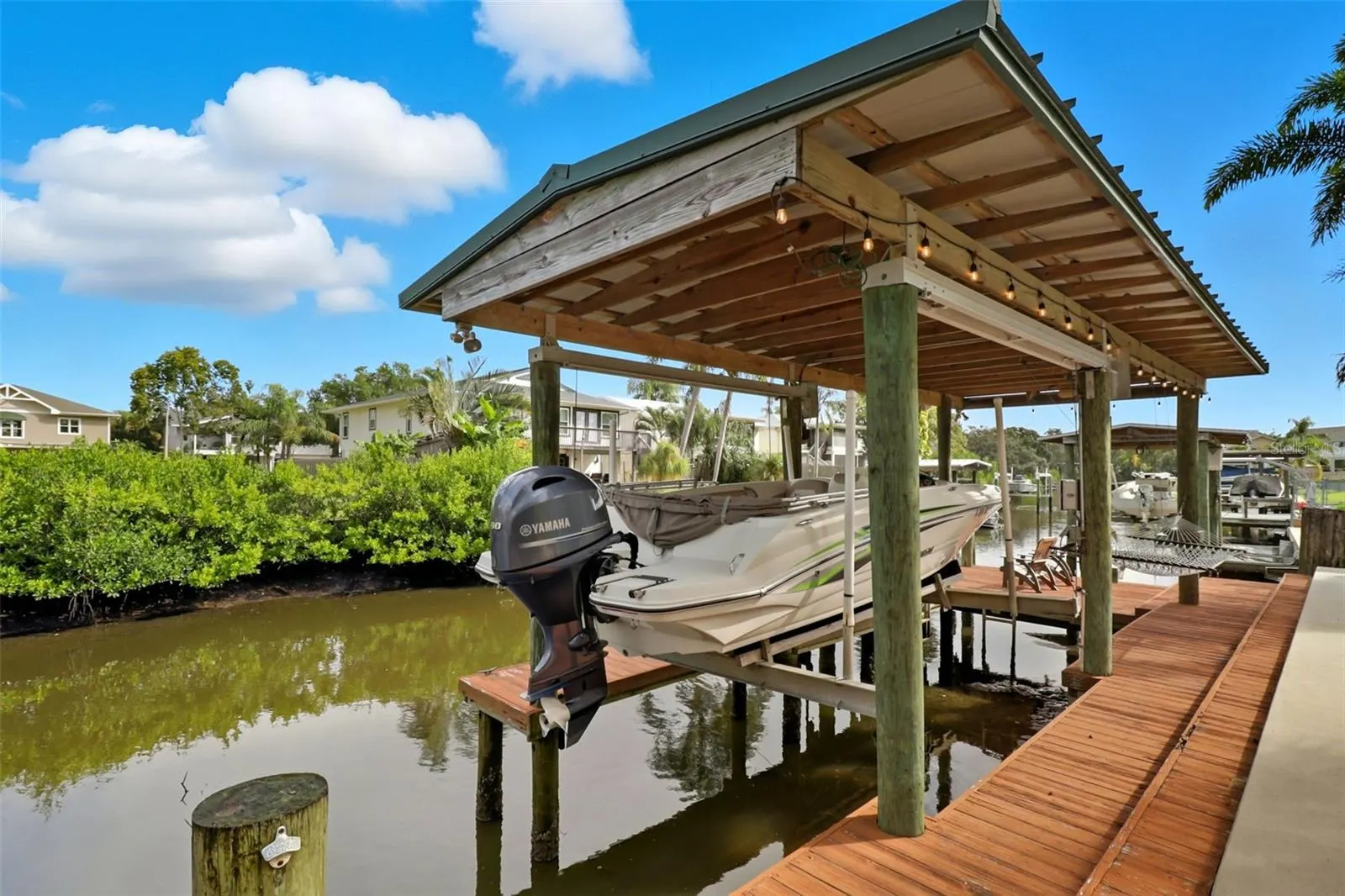76 GULFWINDS DR