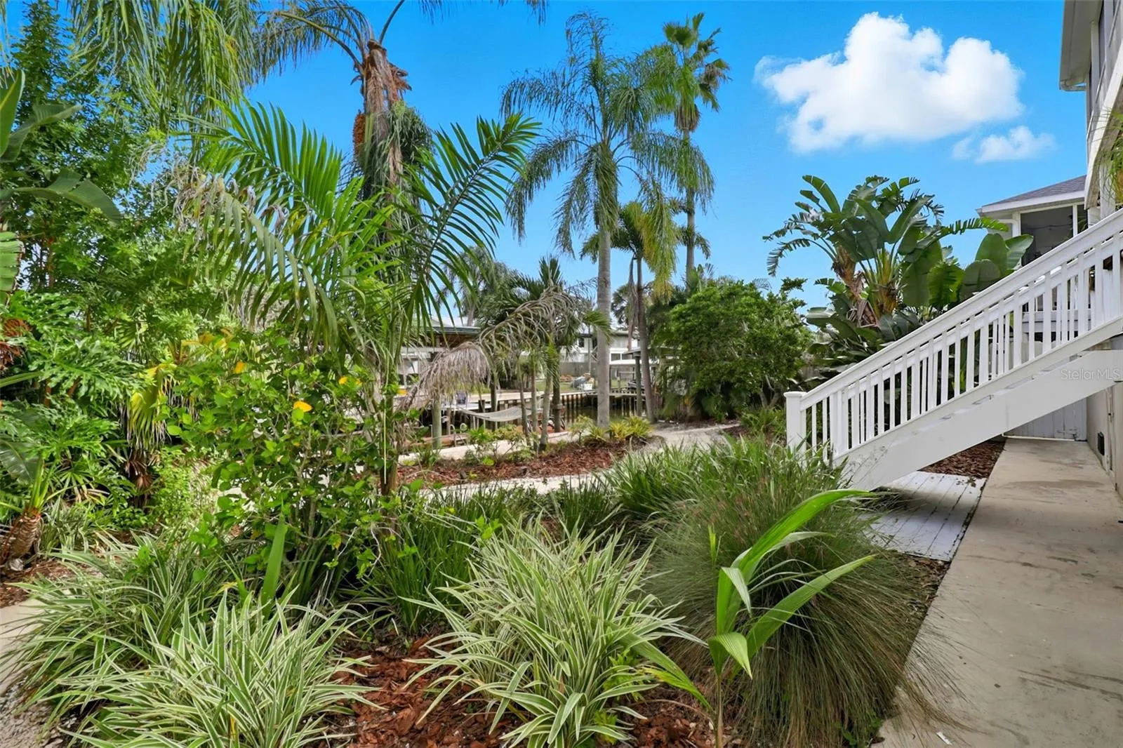 76 GULFWINDS DR