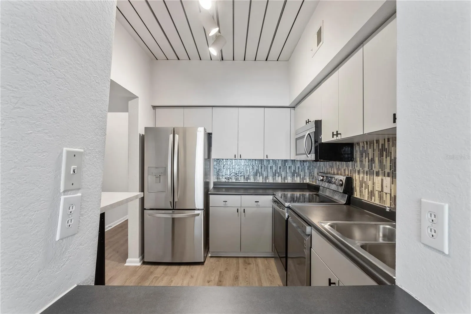 2411 W HORATIO ST #522, #522