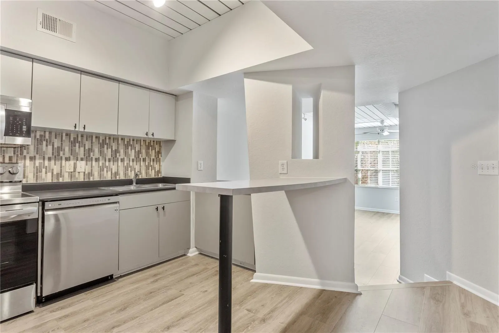 2411 W HORATIO ST #522, #522