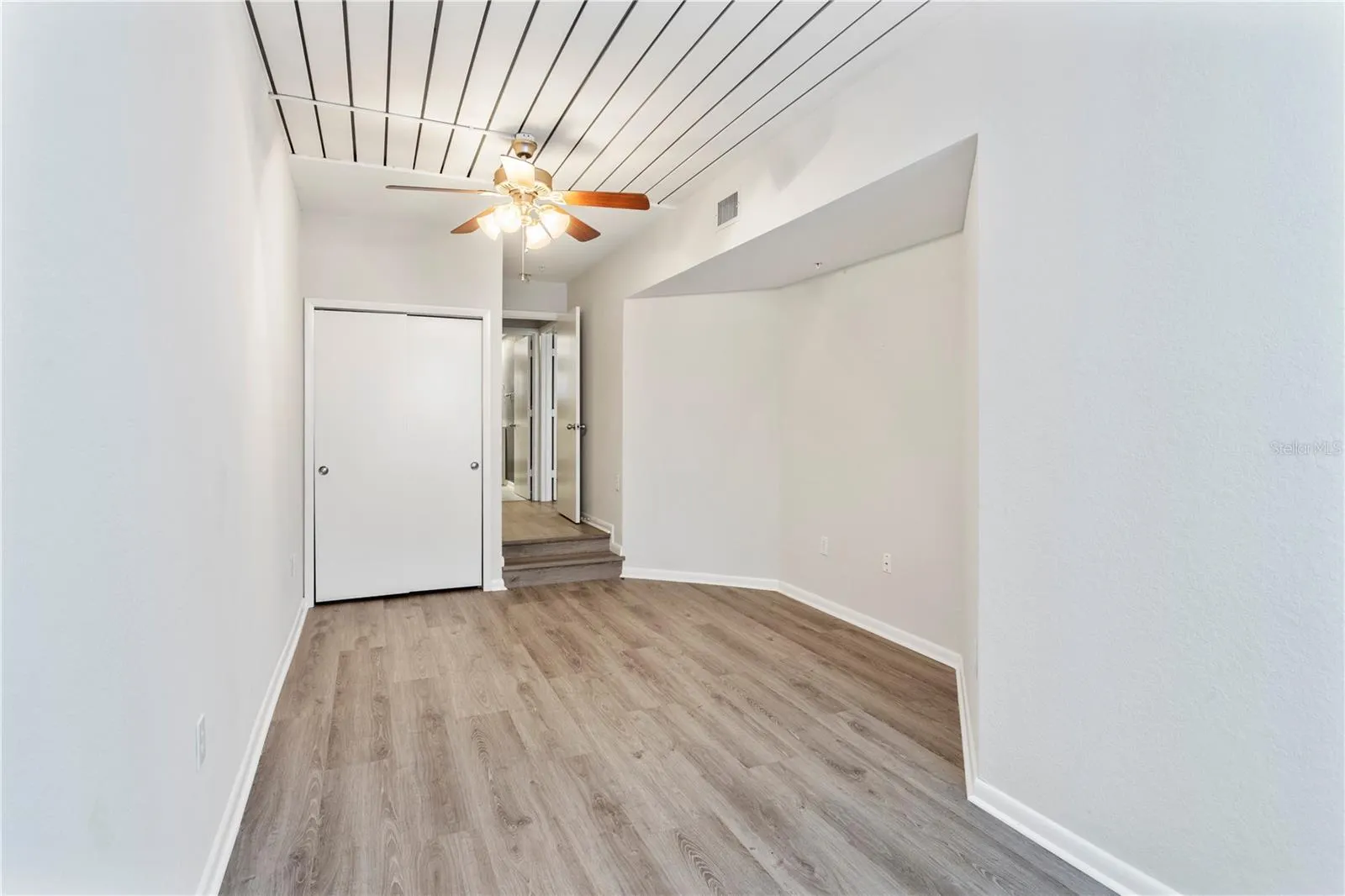 2411 W HORATIO ST #522, #522