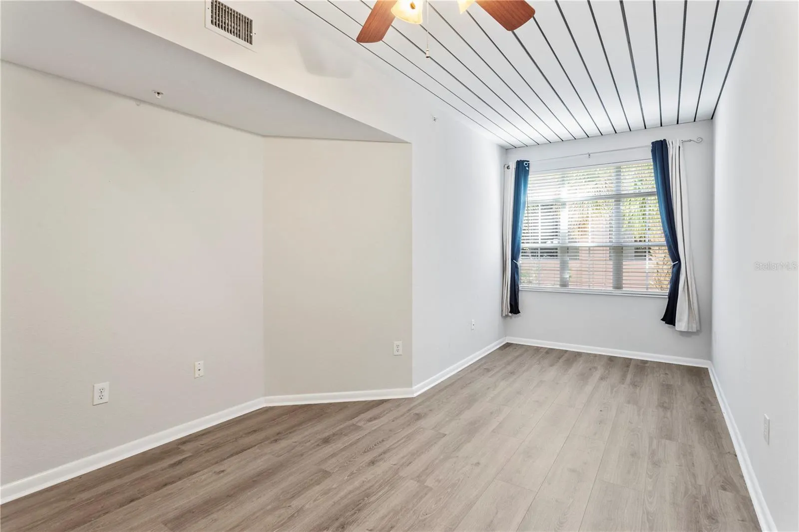 2411 W HORATIO ST #522, #522