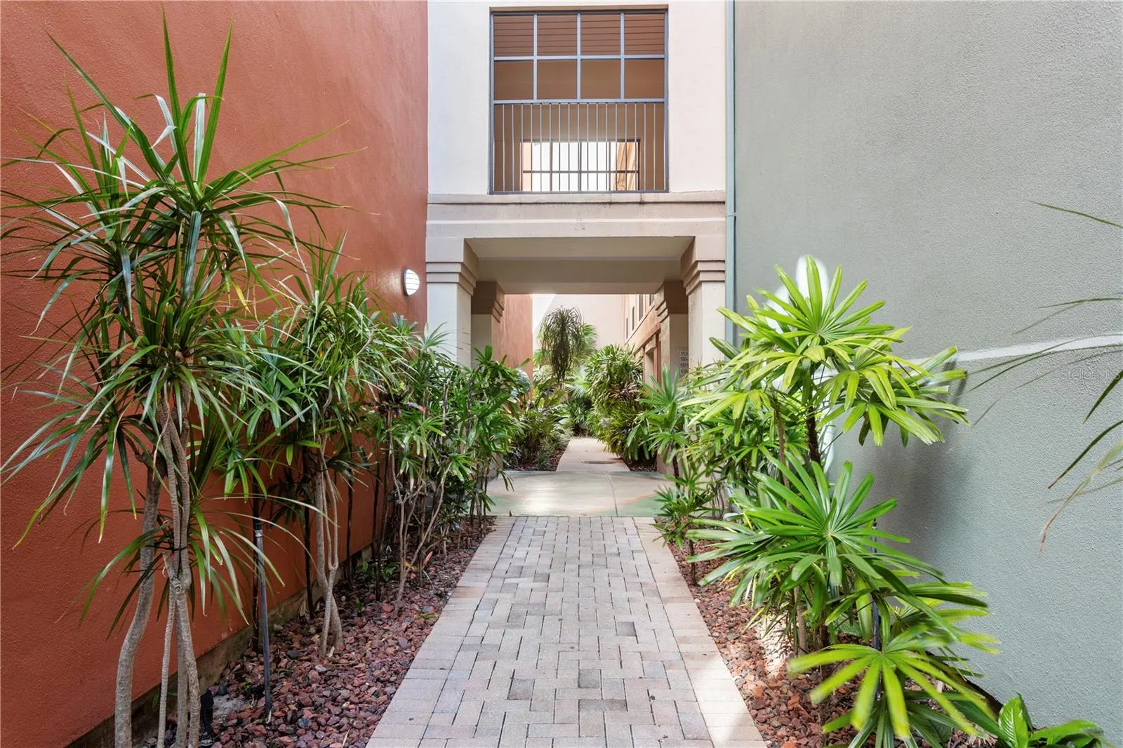 2411 W HORATIO ST #522, #522