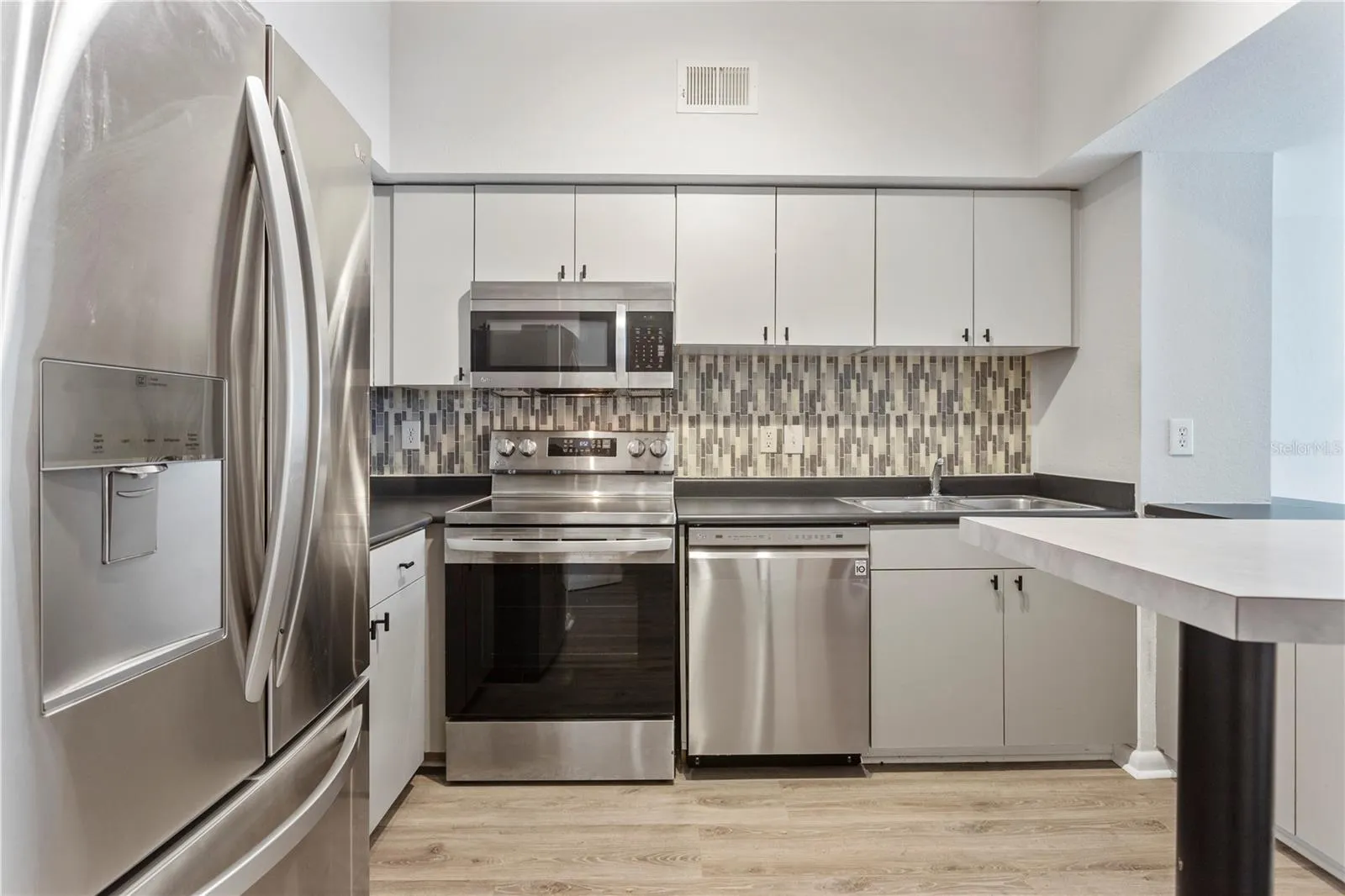 2411 W HORATIO ST #522, #522
