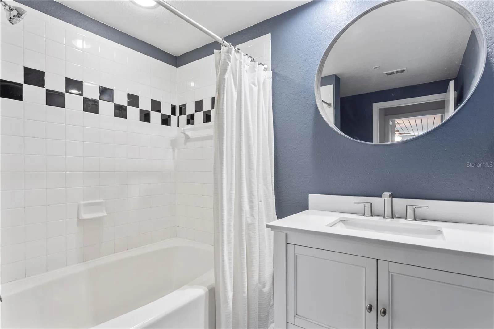 2411 W HORATIO ST #522, #522