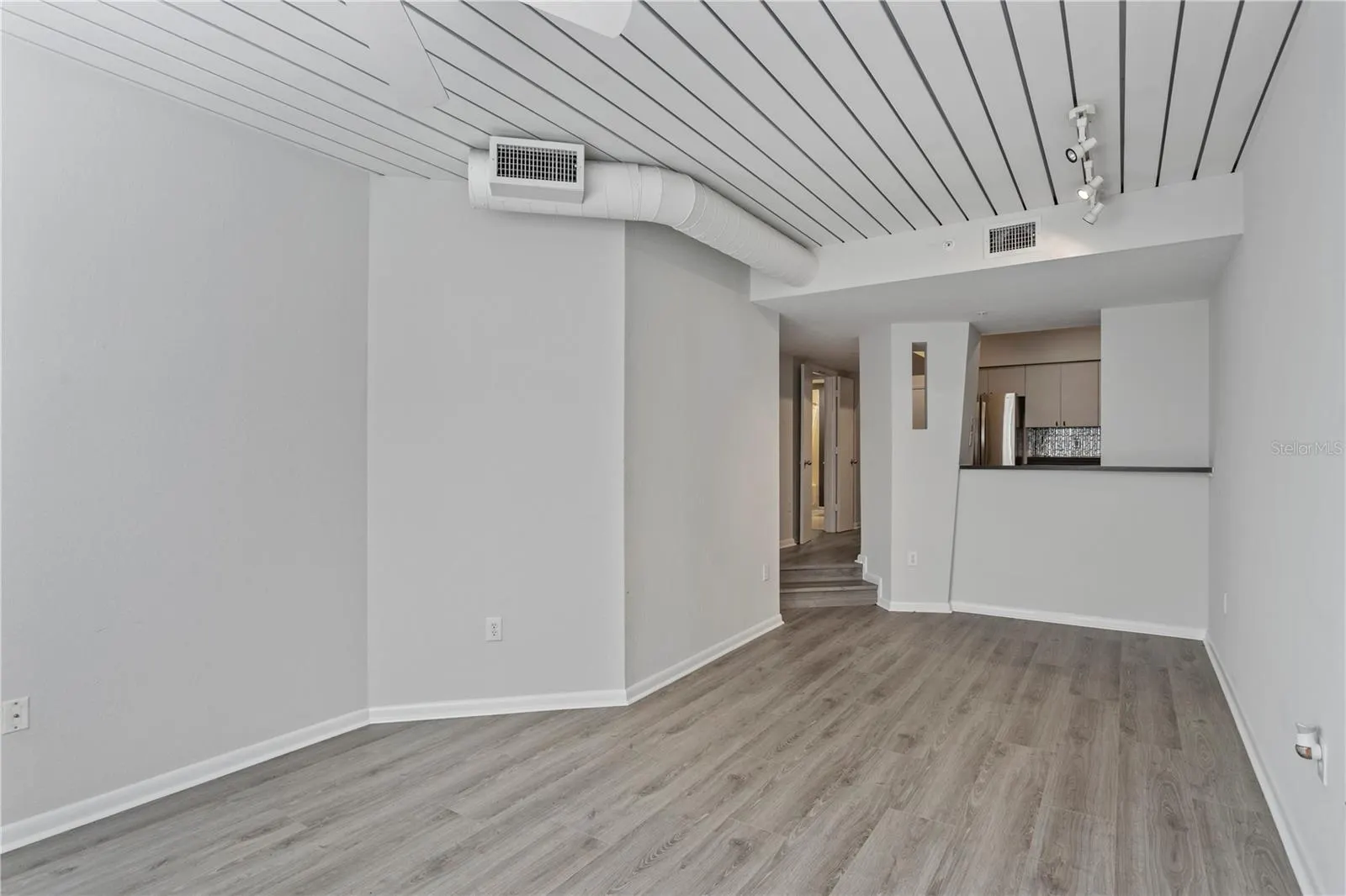 2411 W HORATIO ST #522, #522