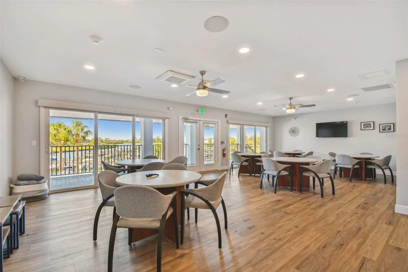 225 HARBOR HOUSE DR