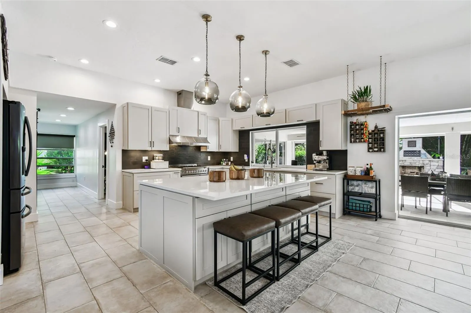 225 HARBOR HOUSE DR