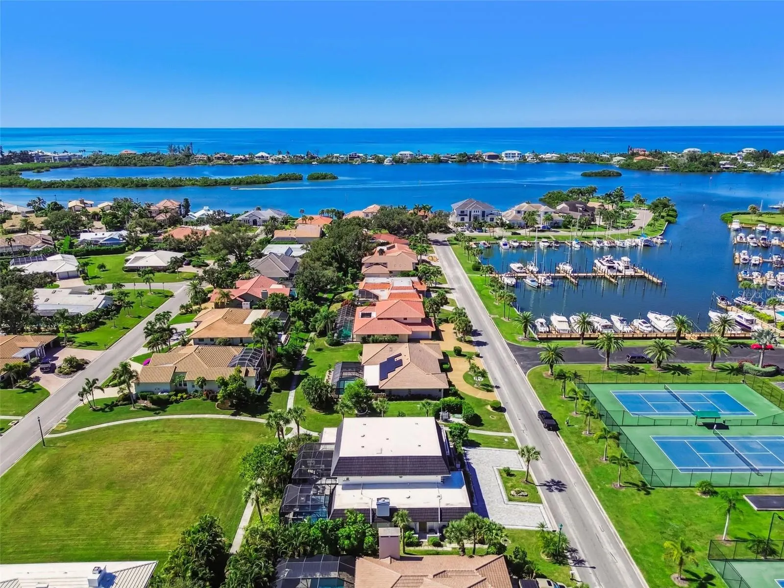 225 HARBOR HOUSE DR