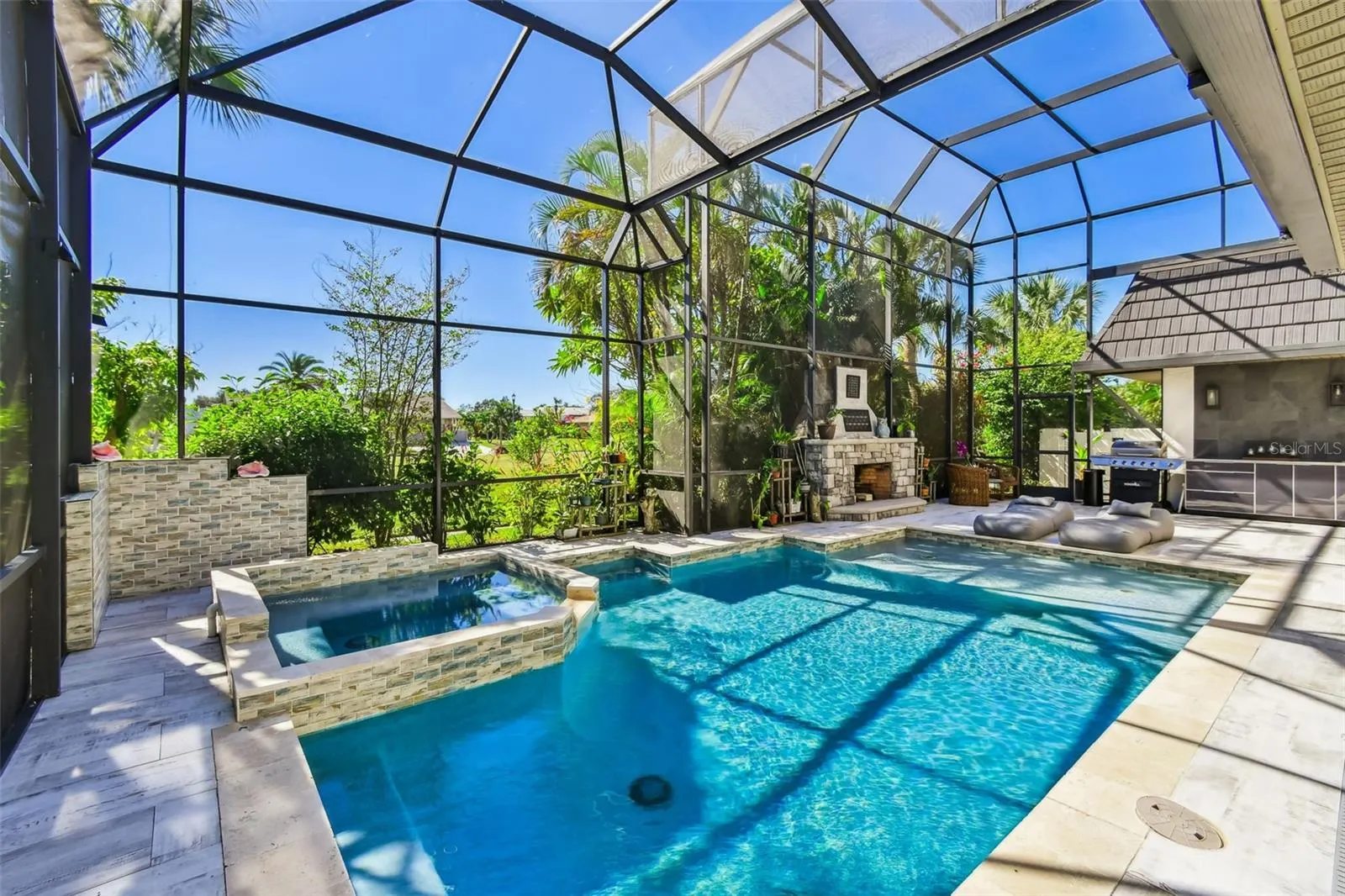225 HARBOR HOUSE DR