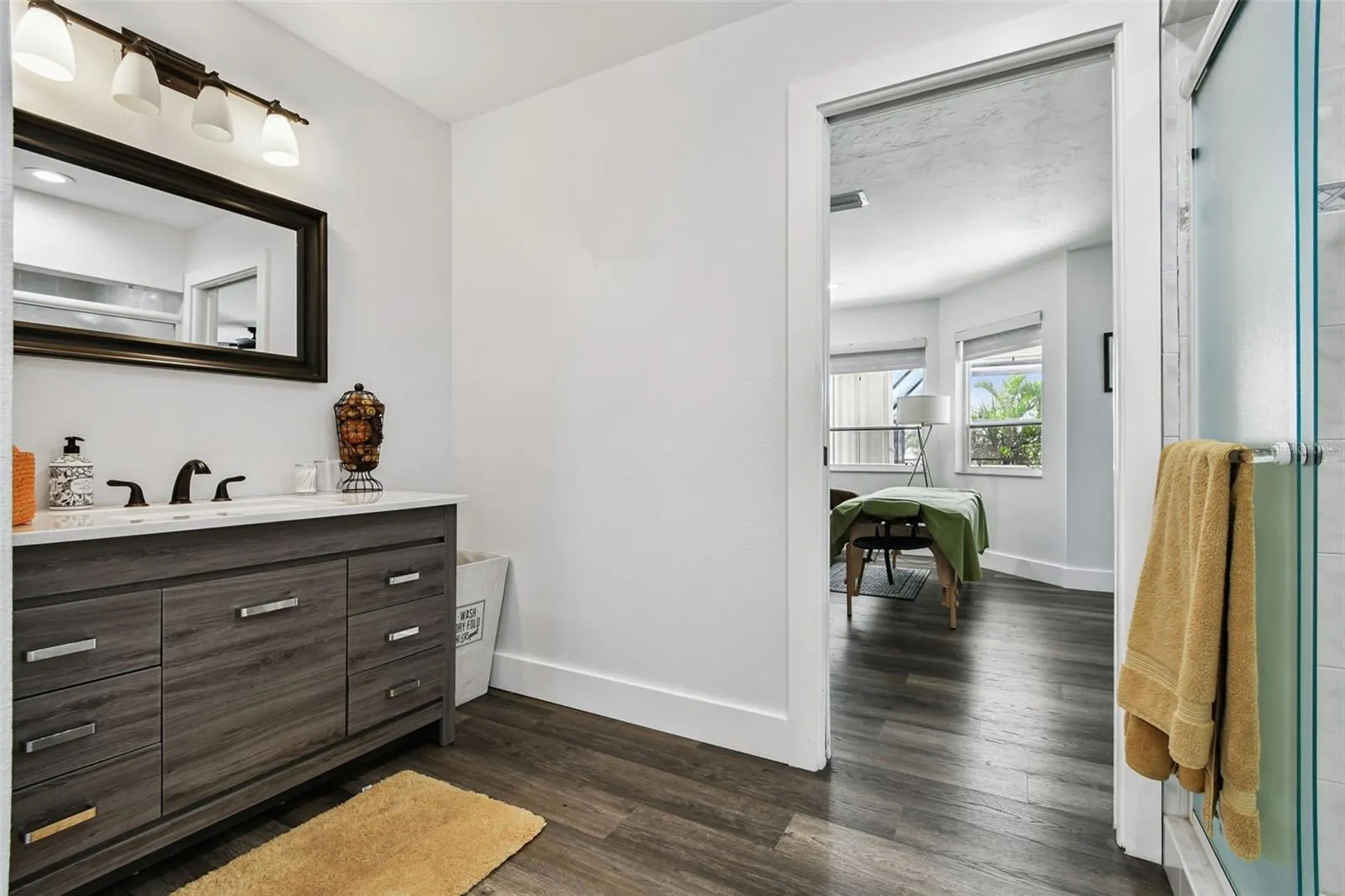 225 HARBOR HOUSE DR