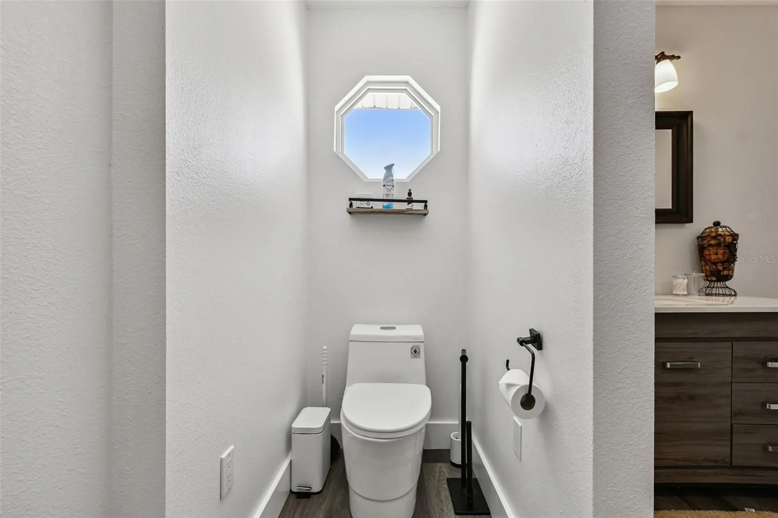 225 HARBOR HOUSE DR