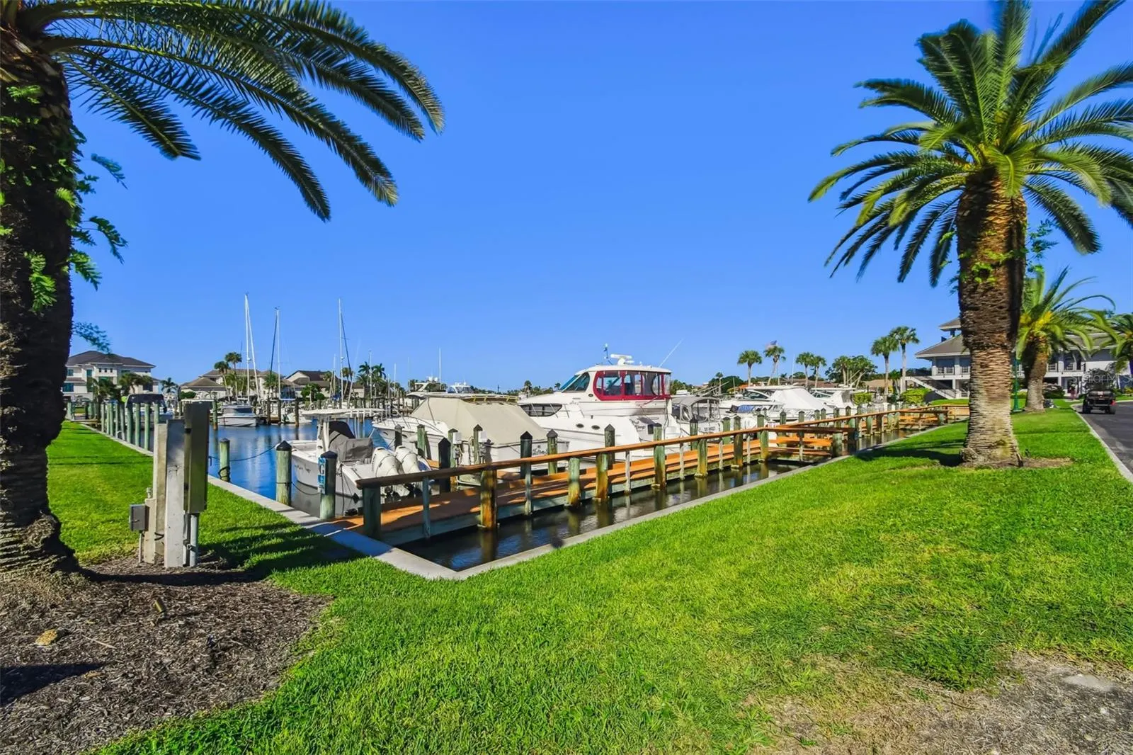 225 HARBOR HOUSE DR