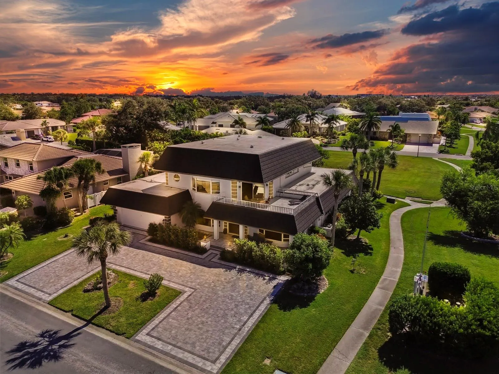 225 HARBOR HOUSE DR
