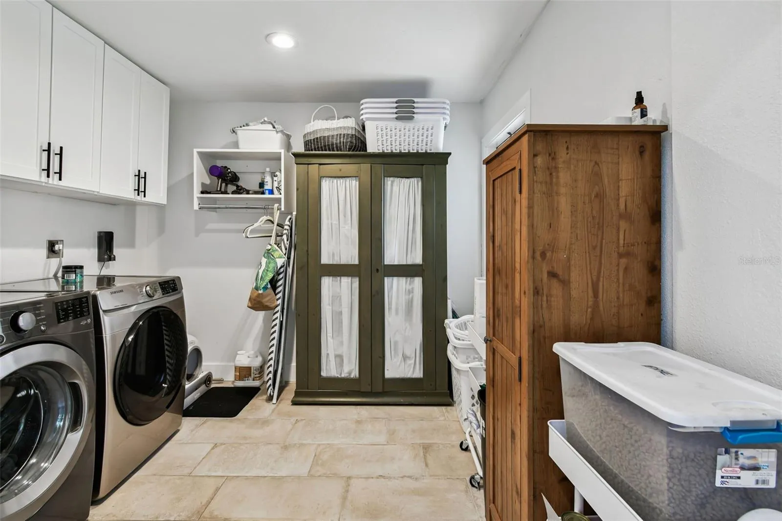 225 HARBOR HOUSE DR