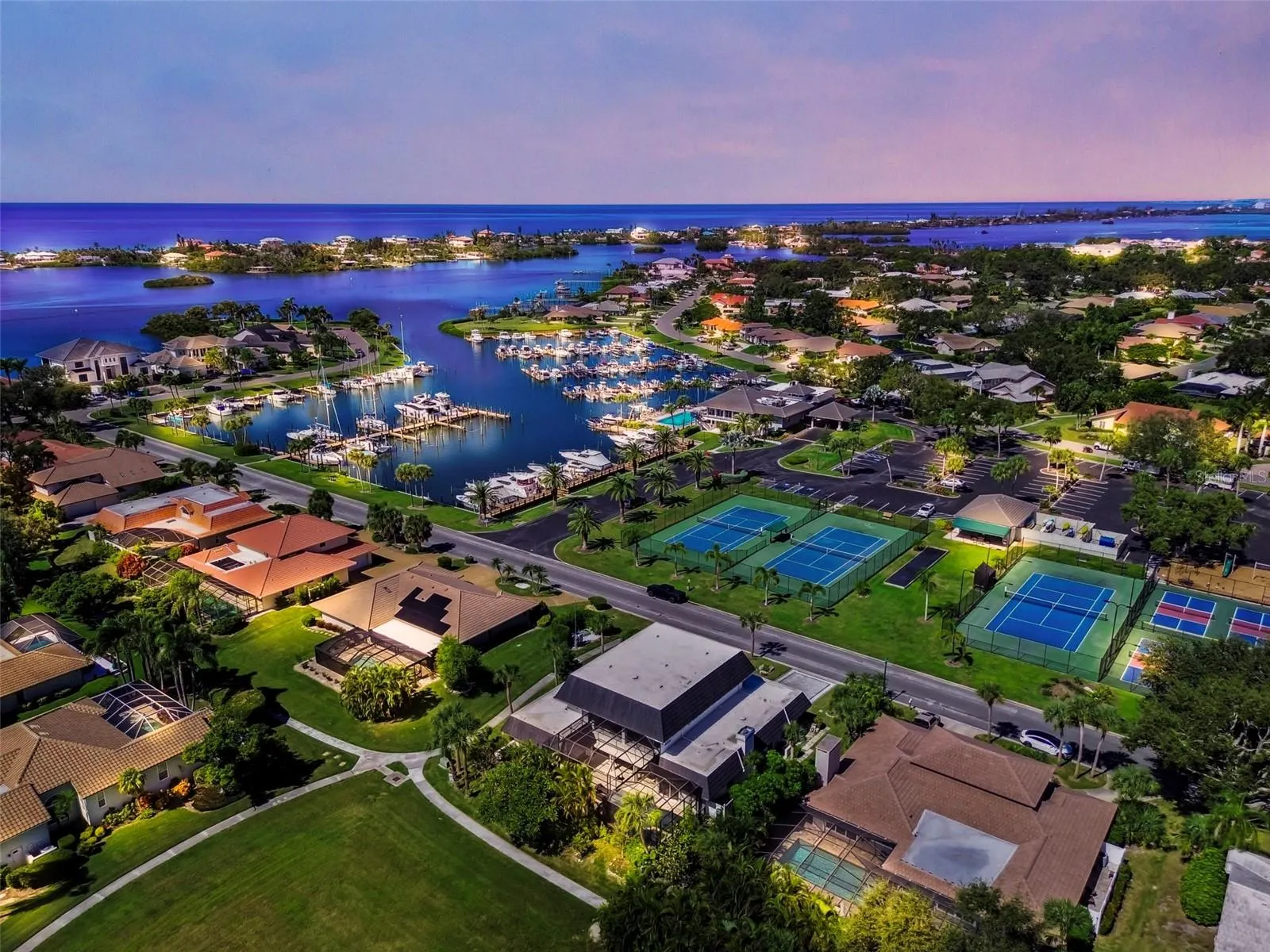 225 HARBOR HOUSE DR
