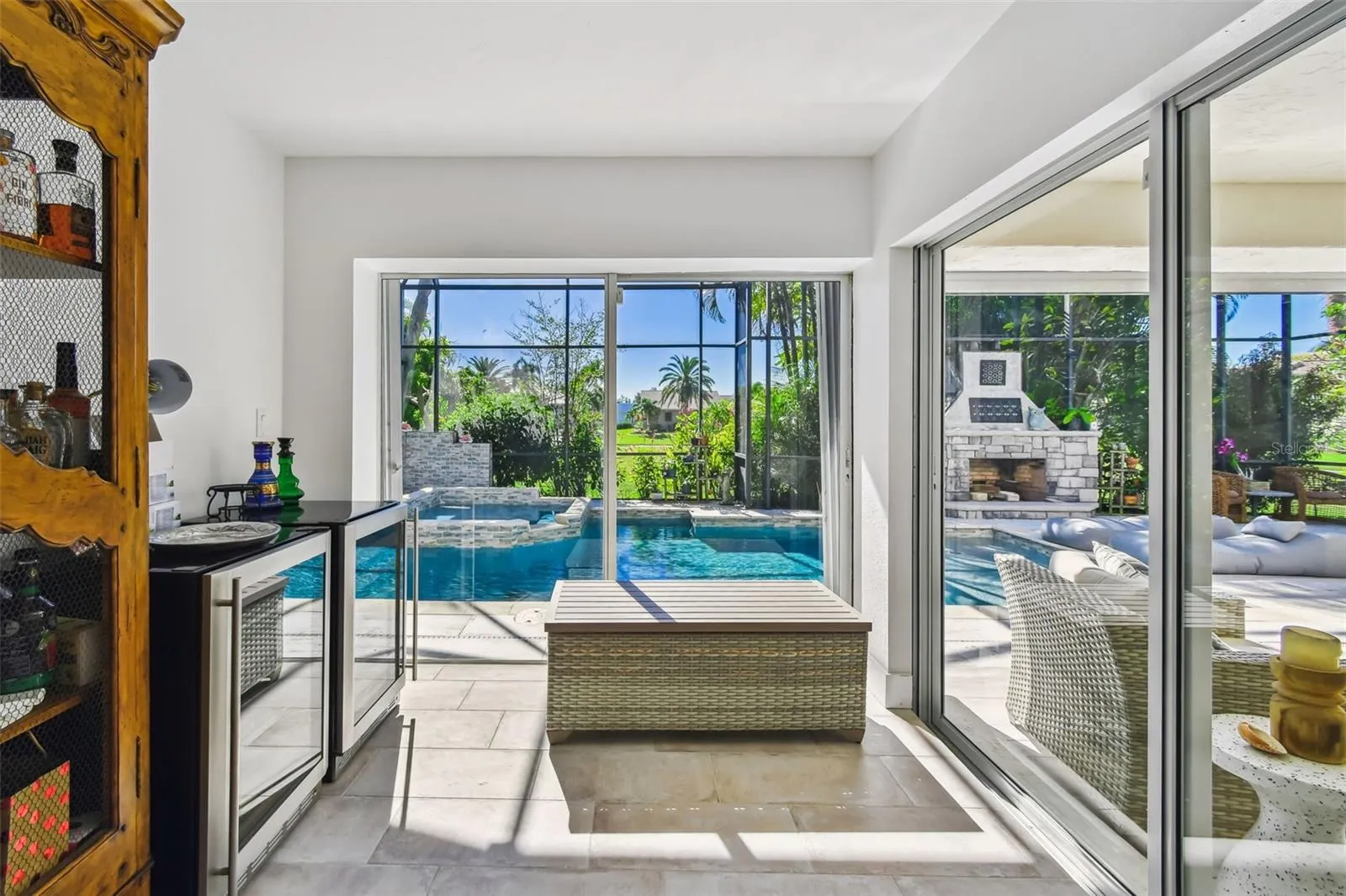 225 HARBOR HOUSE DR