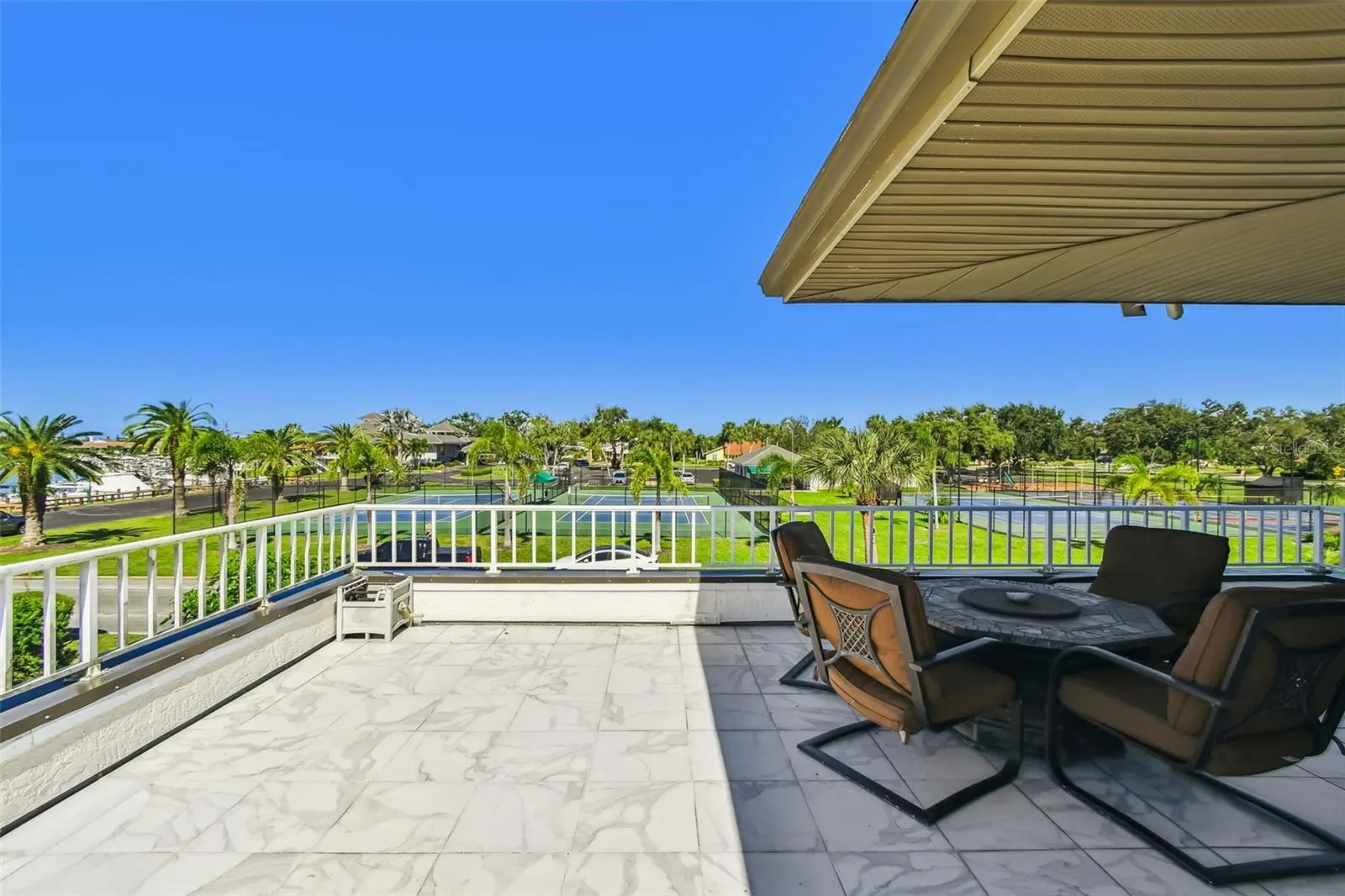 225 HARBOR HOUSE DR