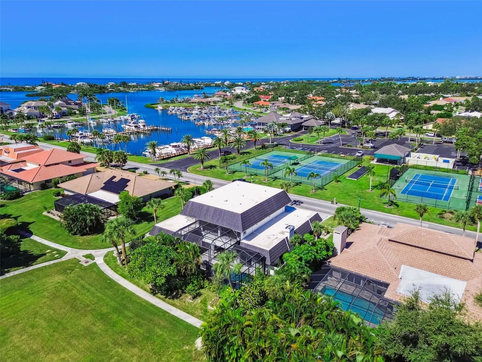 225 HARBOR HOUSE DR