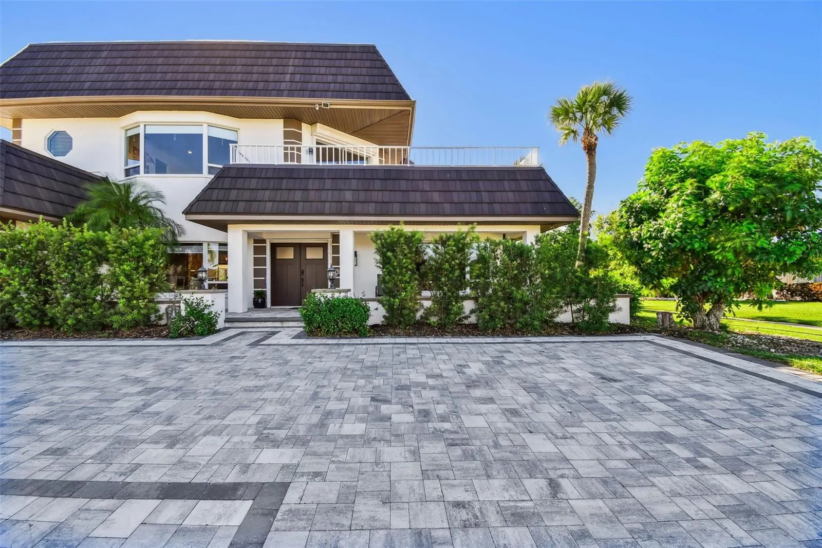225 HARBOR HOUSE DR