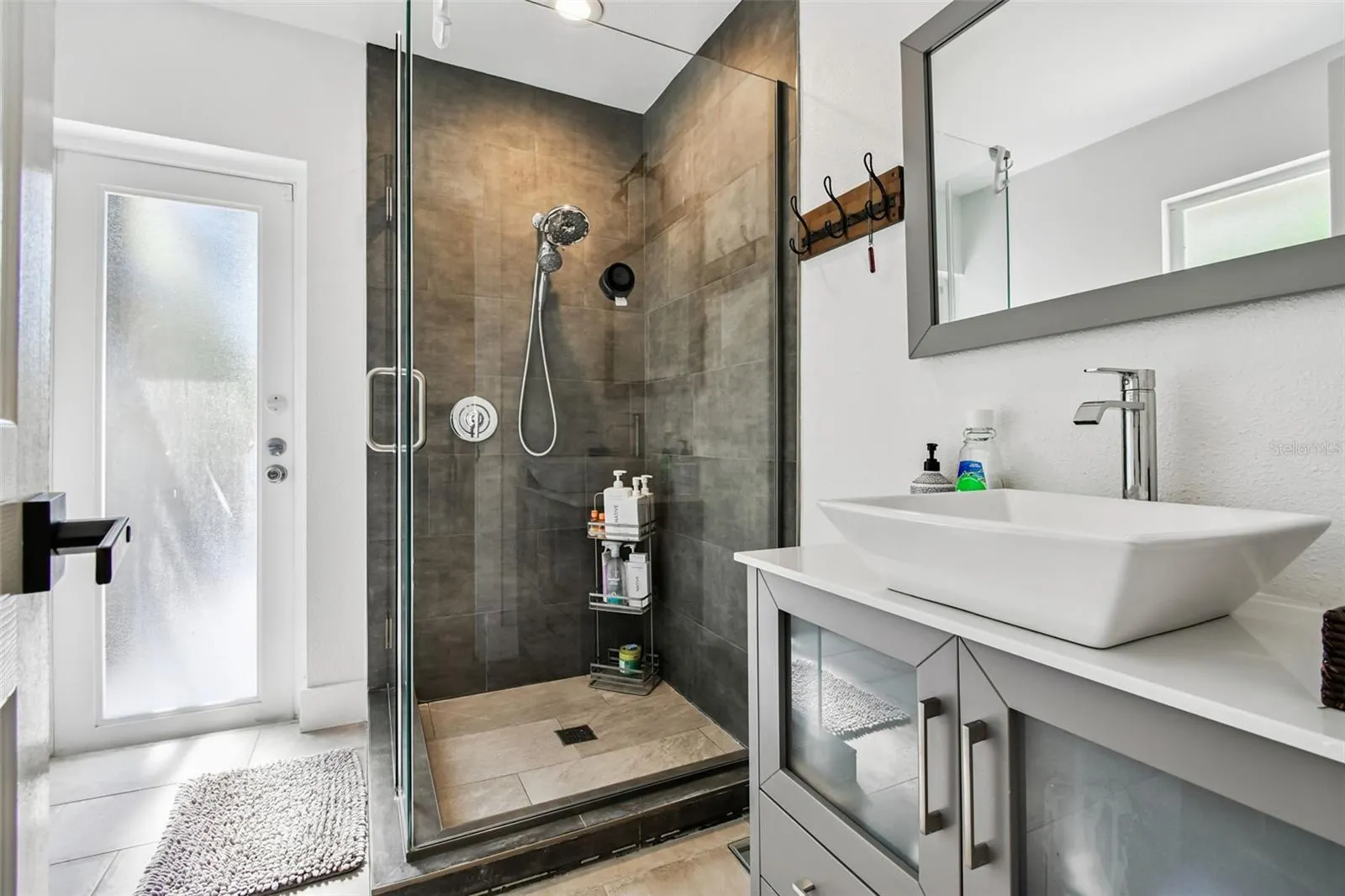 225 HARBOR HOUSE DR