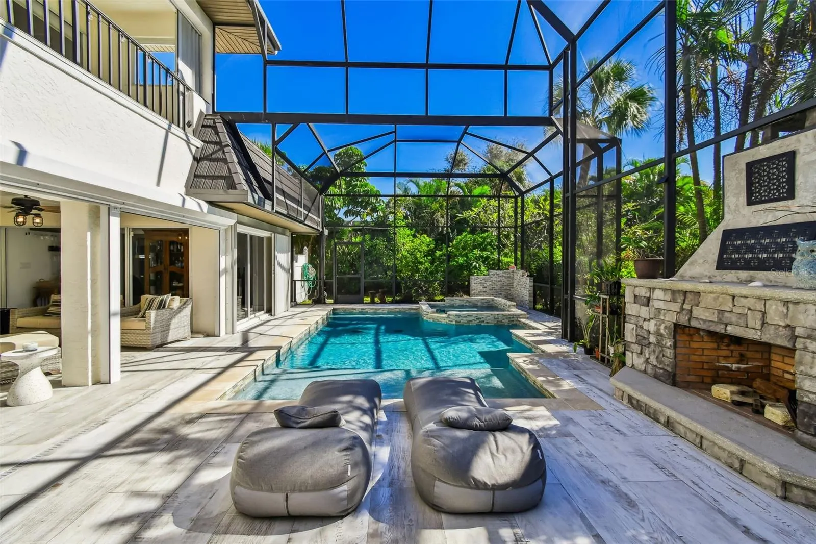 225 HARBOR HOUSE DR