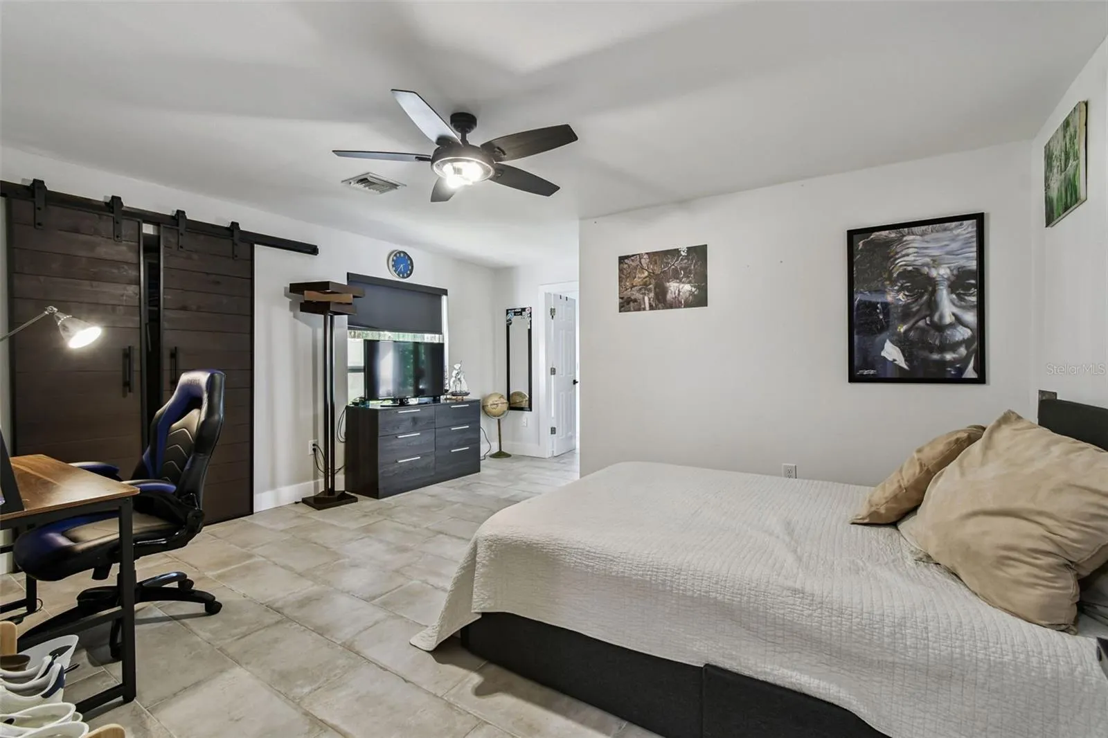 225 HARBOR HOUSE DR