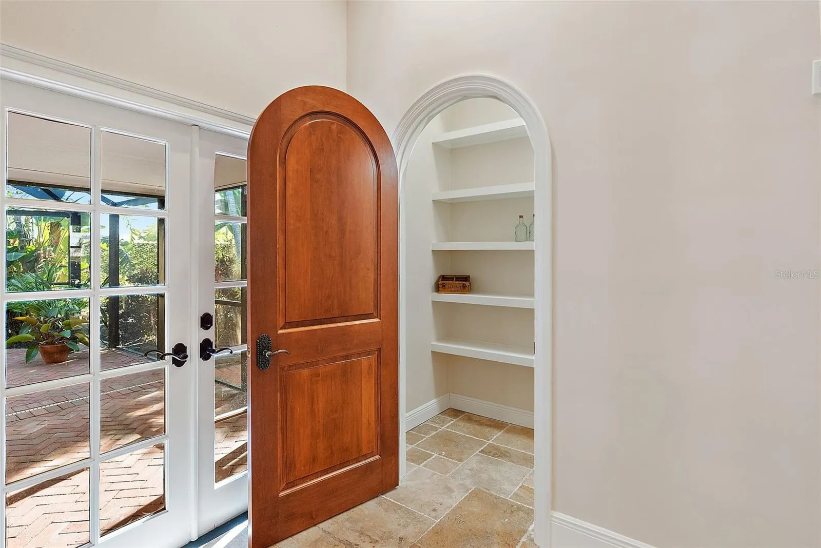 2371 LANDINGS CIR