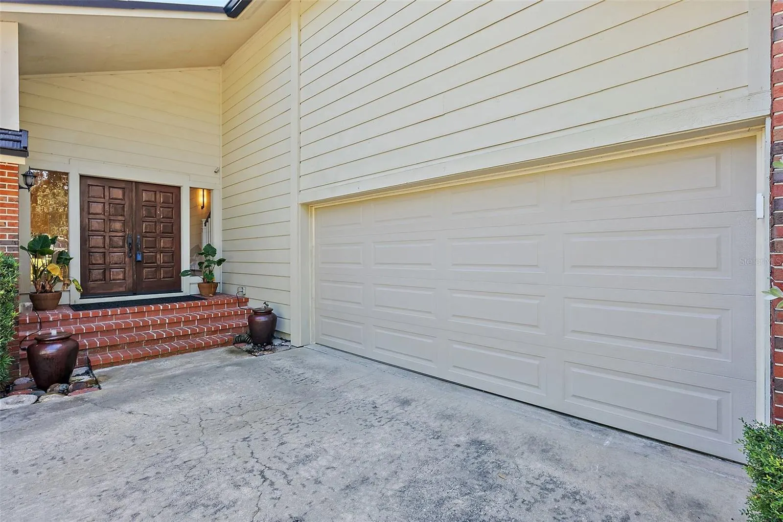 2371 LANDINGS CIR