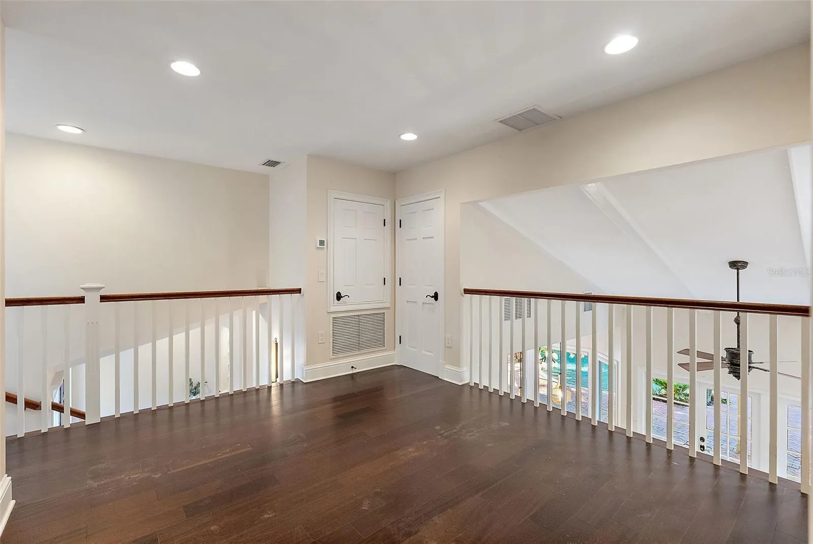 2371 LANDINGS CIR