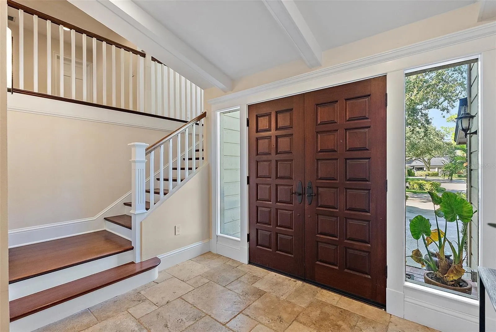 2371 LANDINGS CIR
